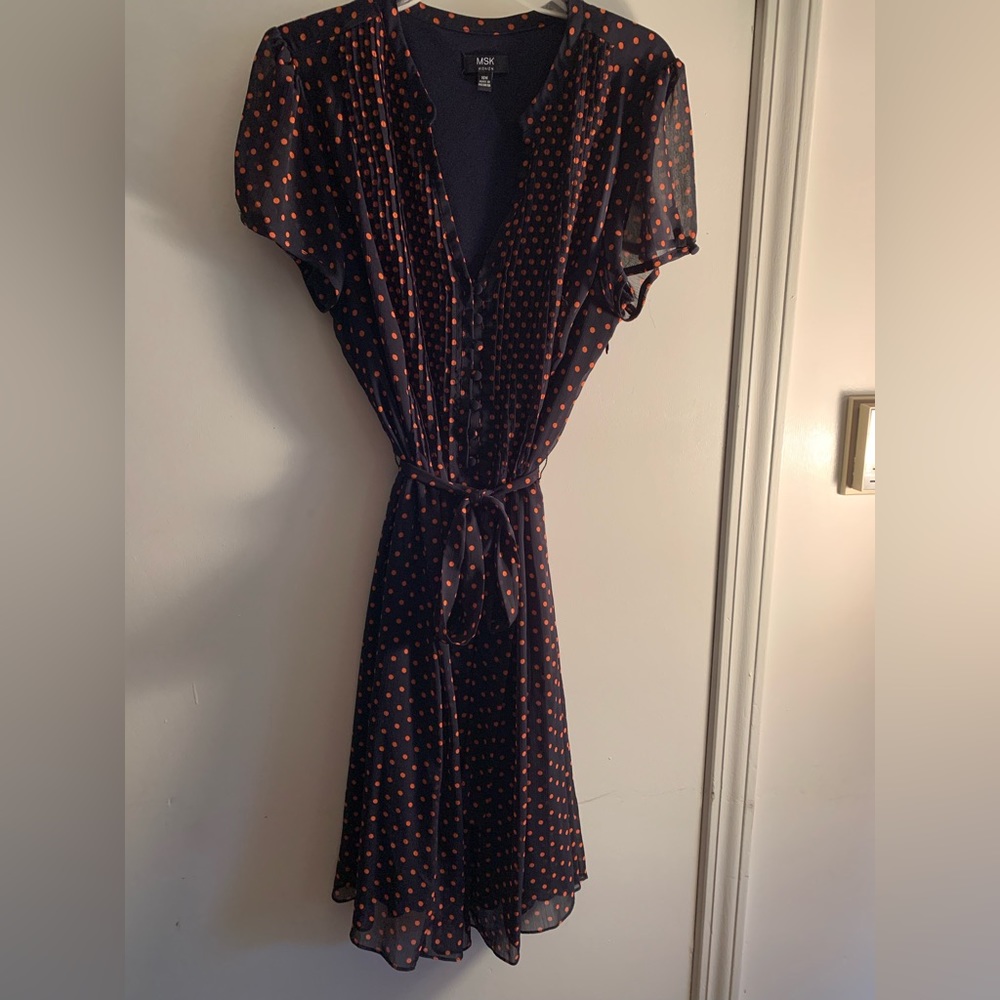 MSK Women Navy blue and Orange polka dot button up dress with belt.